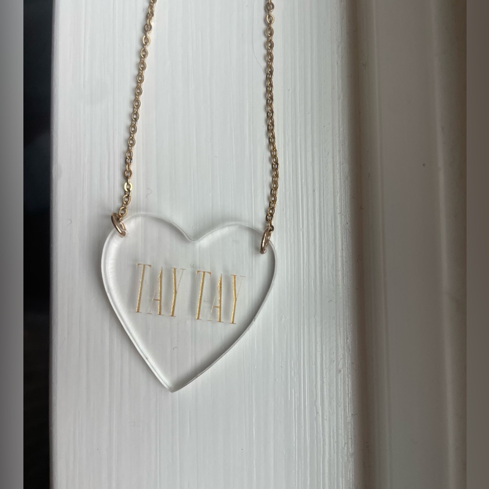 NWOT Taylor nameplate necklace